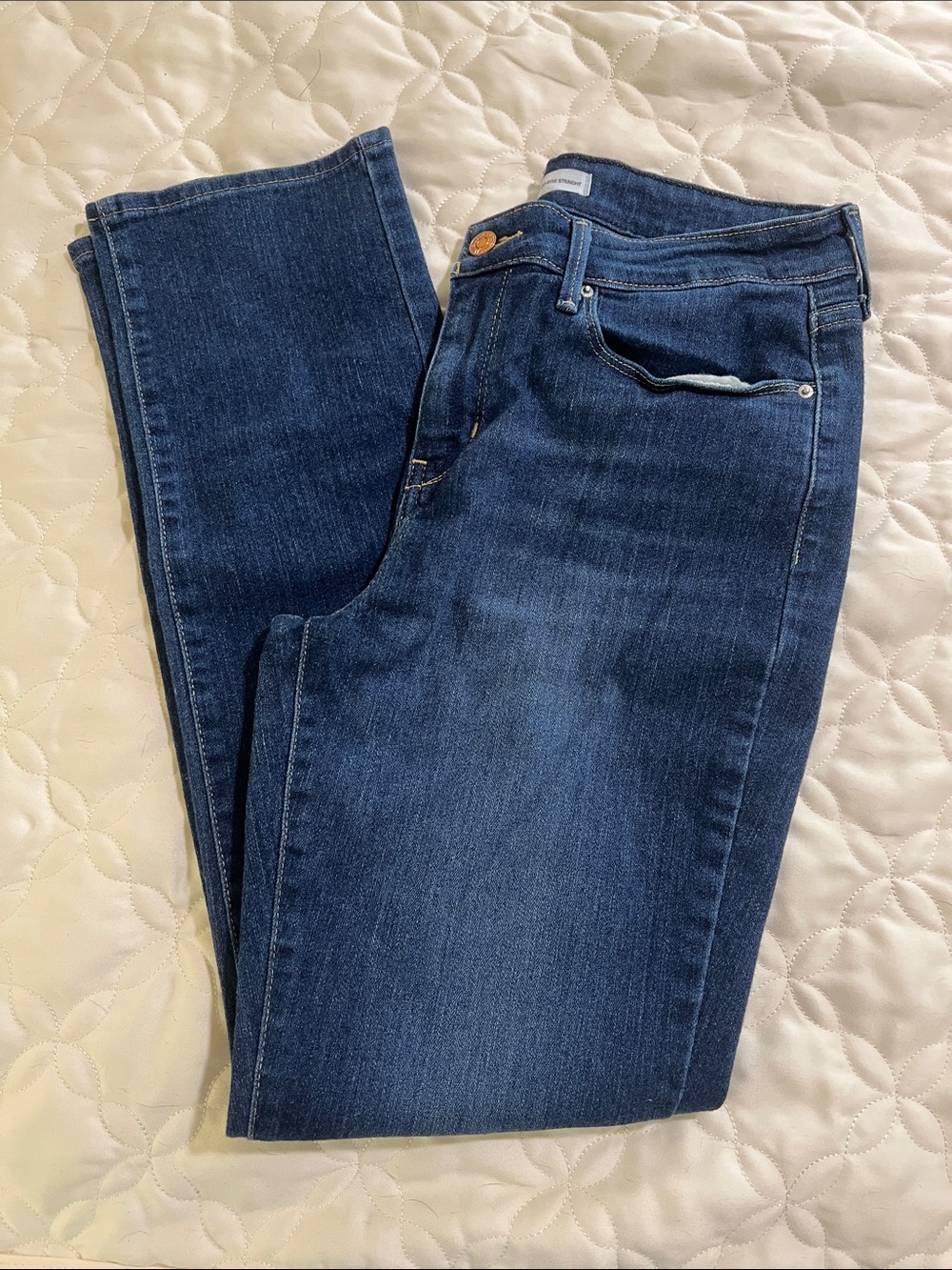 Signature by Levi Strauss Dark Wash Straight Classic Must Have Jeans All Year